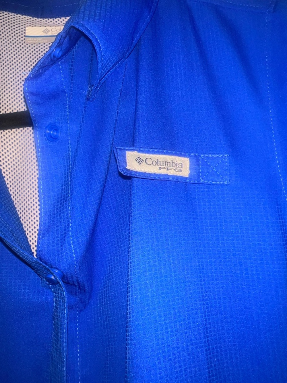 Columbia Women's Royal Blue Sun Protection Button-Up Shirt - Picture 5 of 7